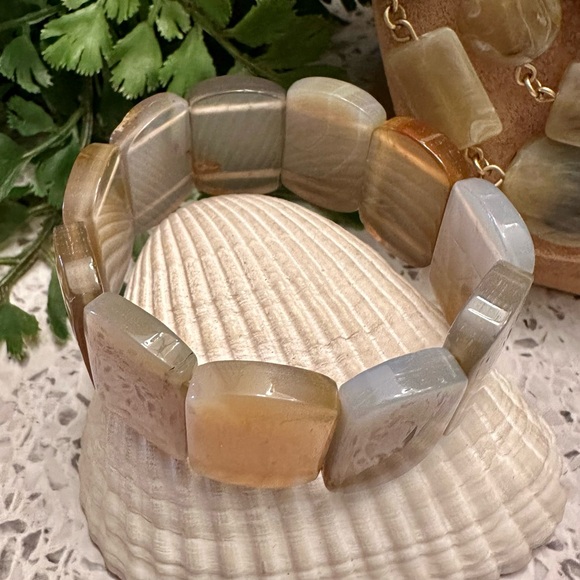 Earth tone faux stone jewelry set - Picture 5 of 11